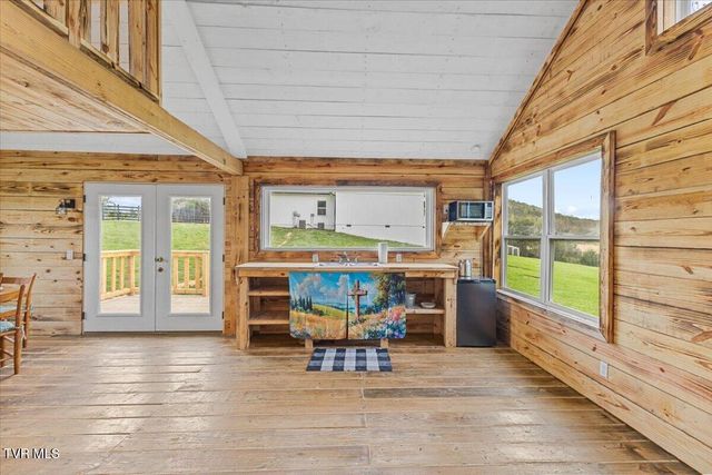250 Burnetts Chapel Lane, Greeneville, TN 37743