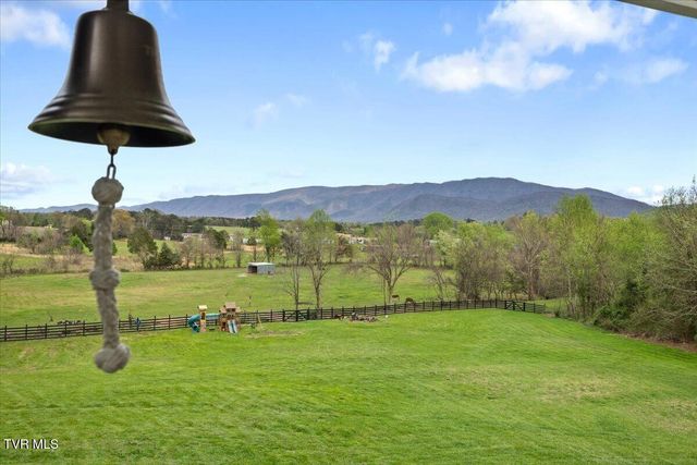 250 Burnetts Chapel Lane, Greeneville, TN 37743