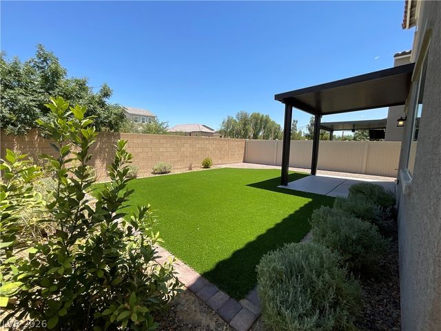 18 Pivot Avenue, North Las Vegas, NV 89031