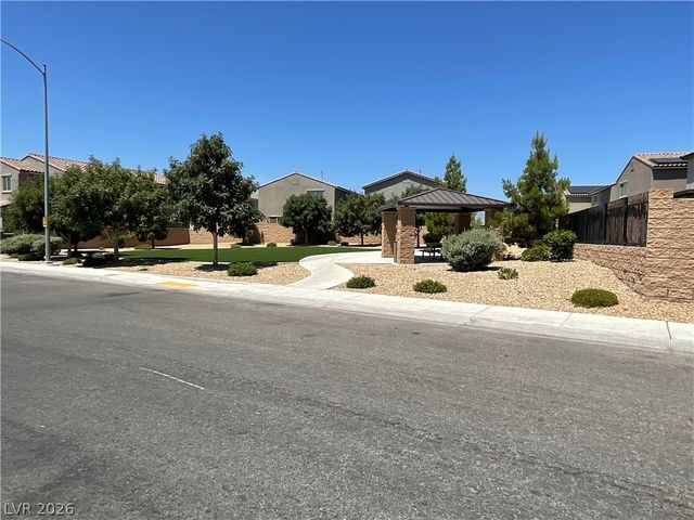 18 Pivot Avenue, North Las Vegas, NV 89031