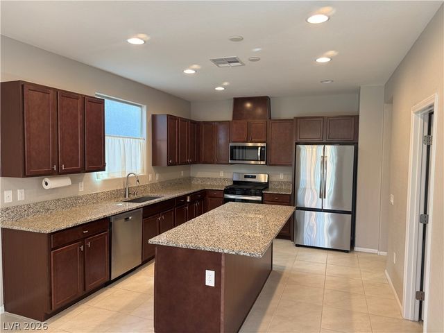18 Pivot Avenue, North Las Vegas, NV 89031