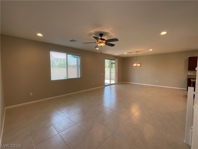 18 Pivot Avenue, North Las Vegas, NV 89031