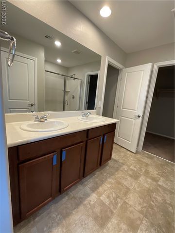 18 Pivot Avenue, North Las Vegas, NV 89031