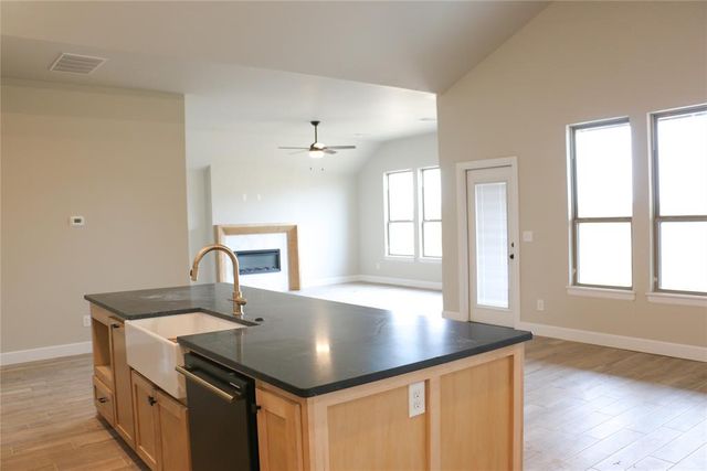 632 Honey Springs Lane, Shawnee, OK 74804