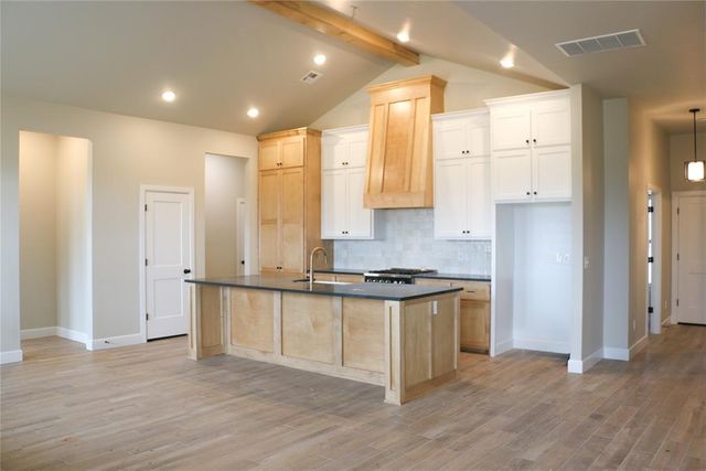 632 Honey Springs Lane, Shawnee, OK 74804