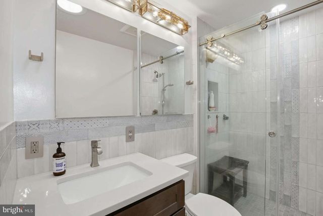 3717 N NELSON ST, Arlington, VA 22207