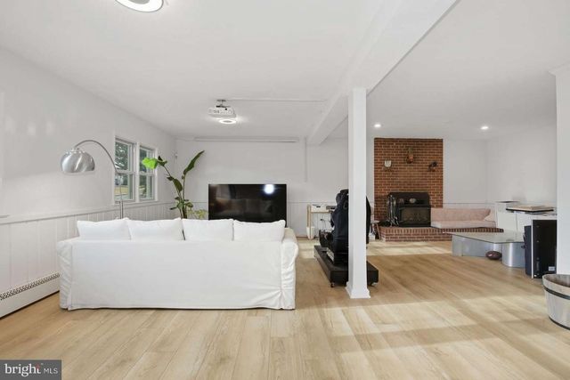 3717 N NELSON ST, Arlington, VA 22207