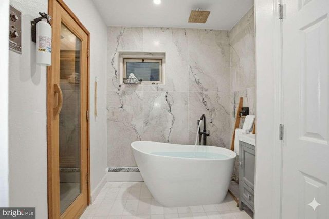 3717 N NELSON ST, Arlington, VA 22207