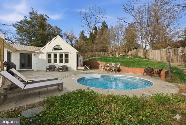 3717 N NELSON ST, Arlington, VA 22207