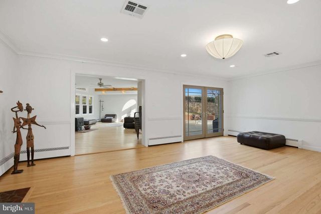 3717 N NELSON ST, Arlington, VA 22207