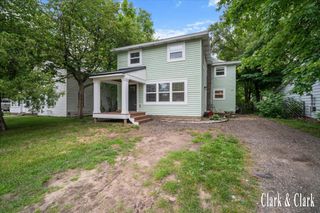 214 N Lincoln Street, Hwrdctyvlg-rynldstwp, MI 49329