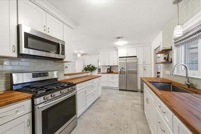 7962 Cedel Drive, Houston, TX 77055