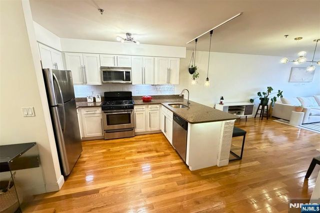 5711 Jeff Street 410, West New York, NJ 07093