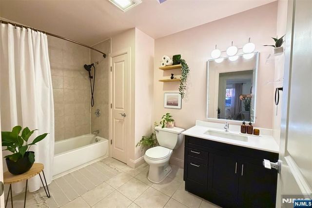 5711 Jeff Street 410, West New York, NJ 07093