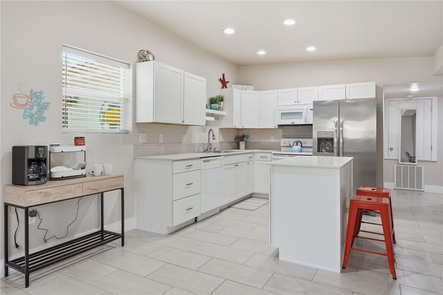 402 Mesquite St, Fulton, TX 78358