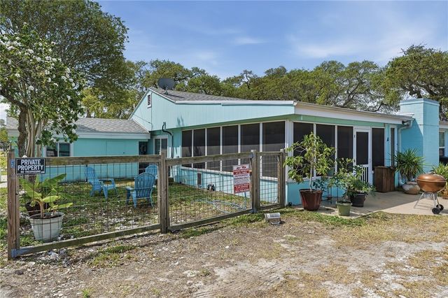 402 Mesquite St, Fulton, TX 78358