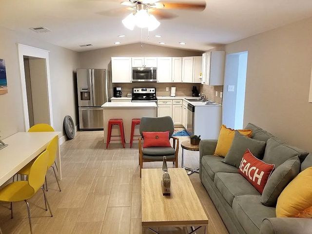 402 Mesquite St, Fulton, TX 78358