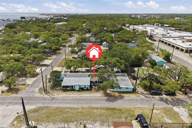 402 Mesquite St, Fulton, TX 78358