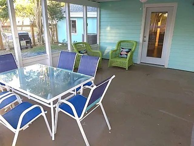 402 Mesquite St, Fulton, TX 78358