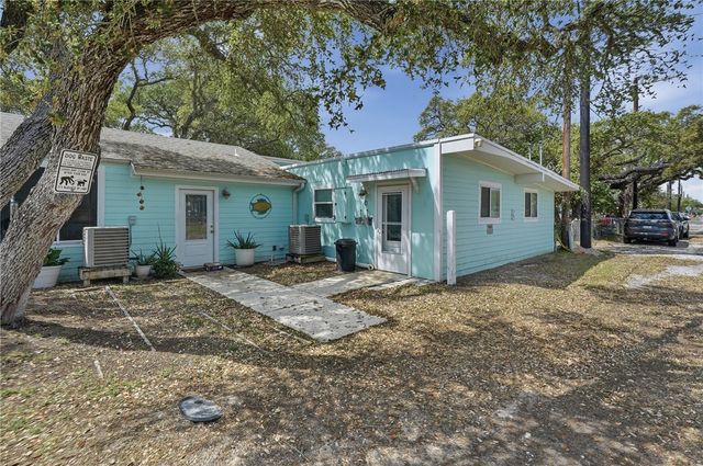 402 Mesquite St, Fulton, TX 78358