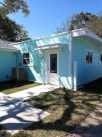 402 Mesquite St, Fulton, TX 78358