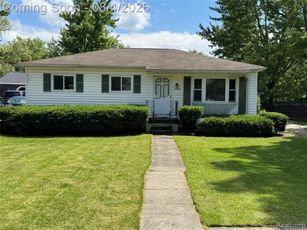 1285 W Oregon Street, Lapeer, MI 48446