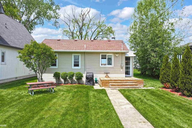 7054 Middle Channel Lane, Clay Twp, MI 48028
