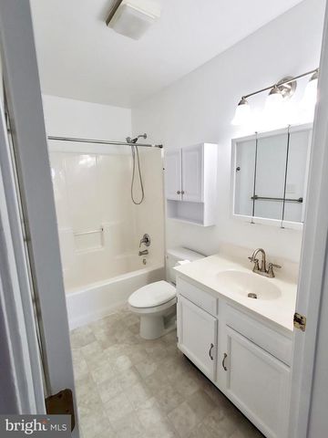 827 HIGH STREET, Norristown, PA 19401