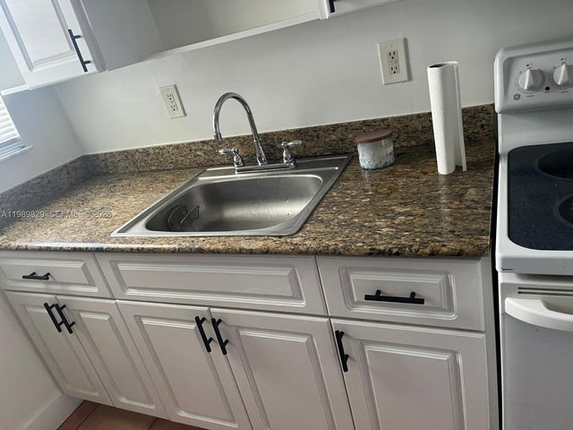 9260 Bay Harbor Ter 24, Bay Harbor Islands, FL 33154