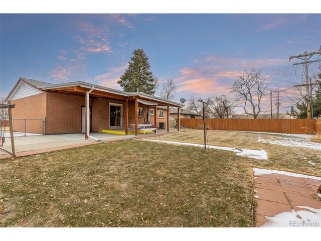 3095 S Zurich Ct, Denver, CO 80236