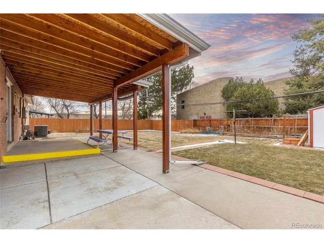 3095 S Zurich Ct, Denver, CO 80236