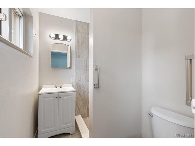 3095 S Zurich Ct, Denver, CO 80236