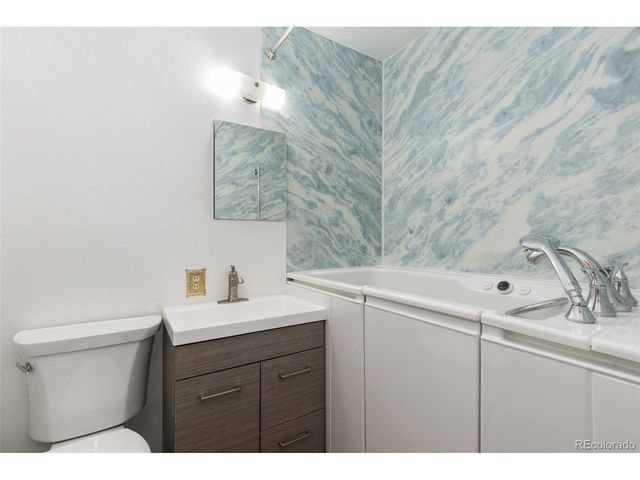 3095 S Zurich Ct, Denver, CO 80236