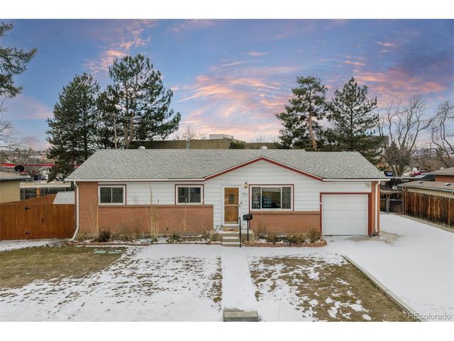 3095 S Zurich Ct, Denver, CO 80236