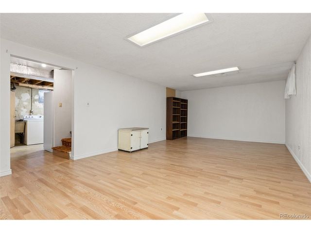 3095 S Zurich Ct, Denver, CO 80236