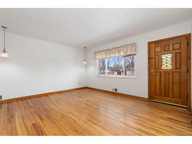 3095 S Zurich Ct, Denver, CO 80236