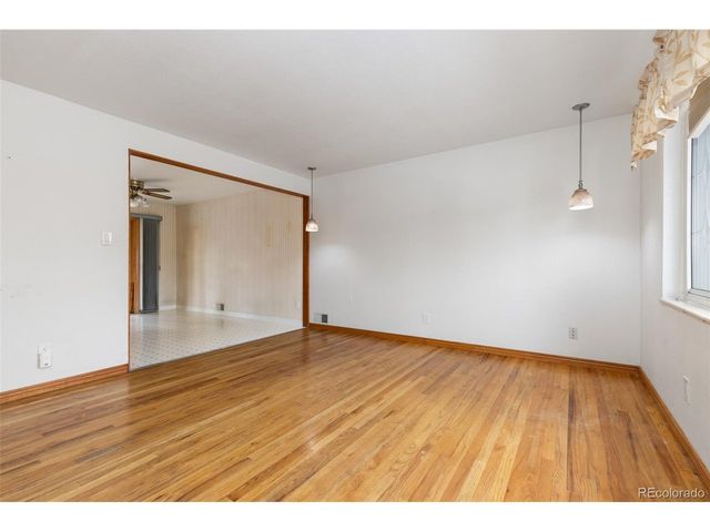 3095 S Zurich Ct, Denver, CO 80236