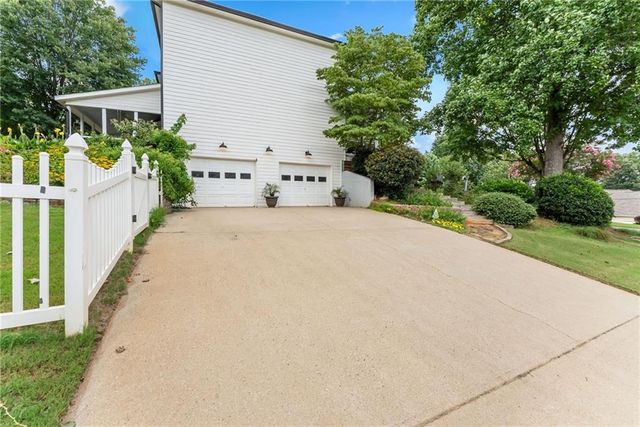 1615 Bluewater Court, Cumming, GA 30041