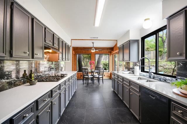6304 WHITEMARSH VALLEY WALK, Austin, TX 78746