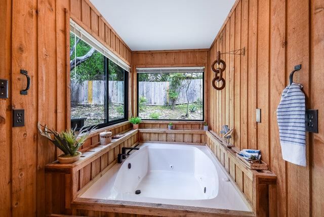 6304 WHITEMARSH VALLEY WALK, Austin, TX 78746