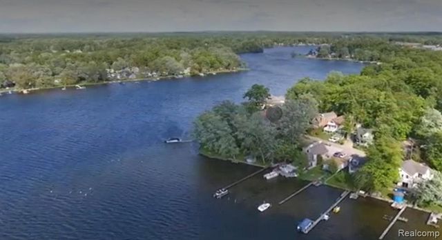5377 Wildwood Drive, Howell, MI 48843