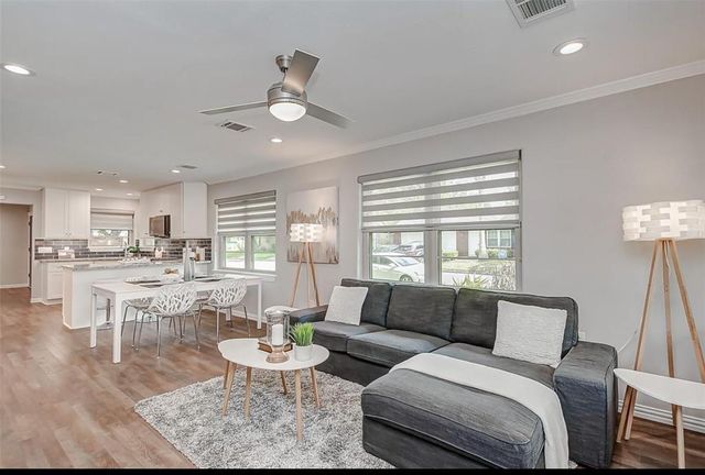 1003 E 14th Street, Houston, TX 77009