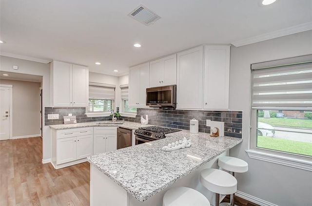 1003 E 14th Street, Houston, TX 77009