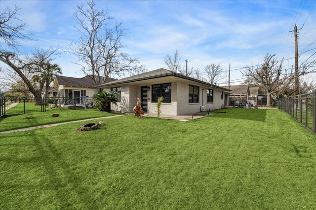 1003 E 14th Street, Houston, TX 77009