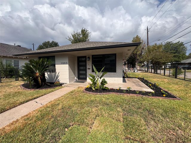 1003 E 14th Street, Houston, TX 77009