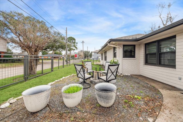 1003 E 14th Street, Houston, TX 77009