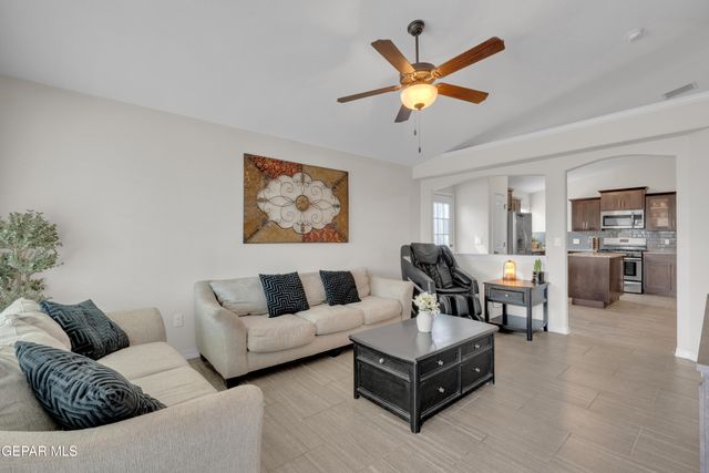 13047 WELLINGTON Drive, El Paso, TX 79928