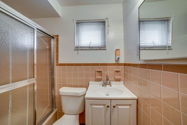 2045 E Homestead St, Reserve, PA 15212