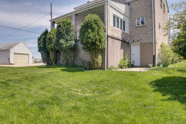 2045 E Homestead St, Reserve, PA 15212