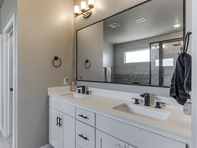 8129 NW 153rd Street, Edmond, OK 73013